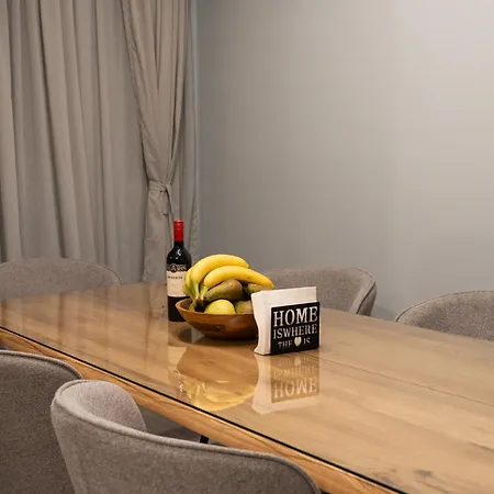 Seasons - Fast Wi-fi, Ac, Balconies Апартаменты *