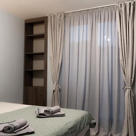 Апартаменты Seasons - Fast Wi-fi, Ac, Balconies