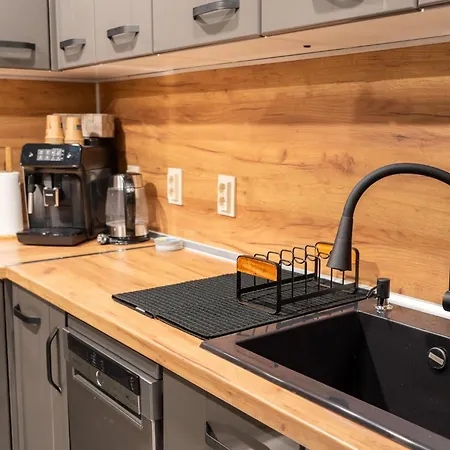 Seasons - Fast Wi-fi, Ac, Balconies Апартаменты *