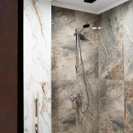 Апартаменты Seasons - Fast Wi-fi, Ac, Balconies *