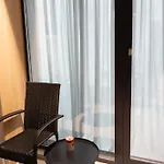 Seasons - Fast Wi-fi, Ac, Balconies *