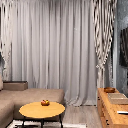 아파트 Seasons - Fast Wi-fi, Ac, Balconies 플로브디프