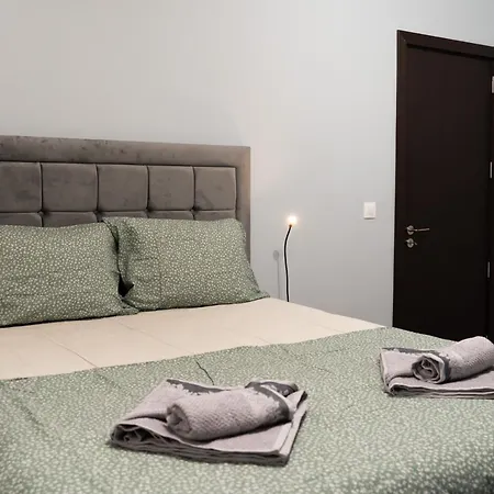 아파트 Seasons - Fast Wi-fi, Ac, Balconies 플로브디프